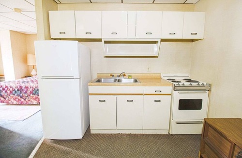 Liberal Apartment | 2 Queen Beds|Non-Smoking
