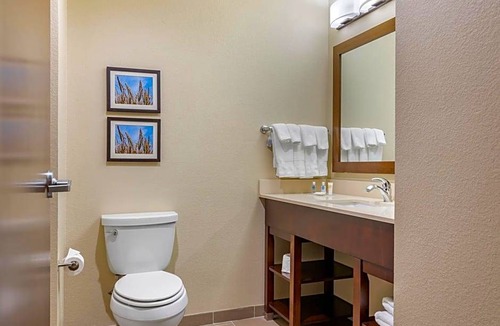 Augusta Hotel | 2-Star Hotel ∙ Comfort Inn & Suites Augusta