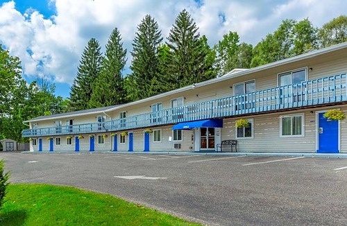 Lee Hotel | 2-Star Hotel ∙ Econo Lodge Lee - Great Barrington