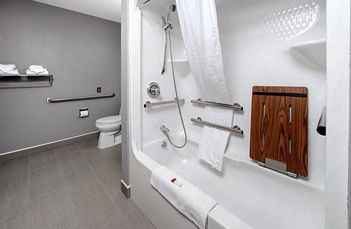 Bethel Hotel | 2-Star Hotel ∙ Microtel Inn & Suites by Wyndham Bethel/Danbury