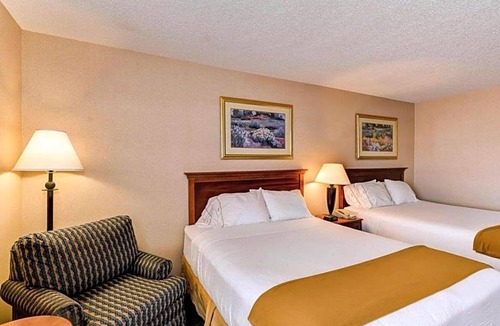 Potomac Hotel | 2-Star Hotel ∙ Quality Inn Spring Mills - Martinsburg North
