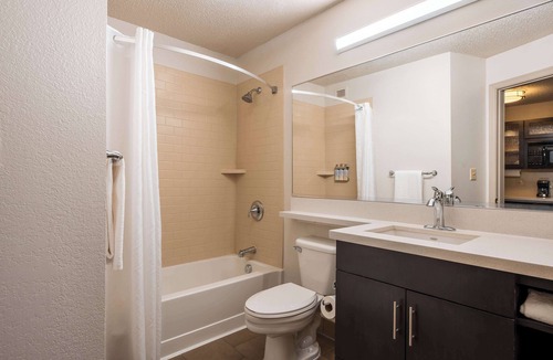 Fossil Creek Hotel | 2 Suites | Free Parking | Near Park