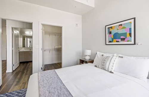 Bluemont Hotel | 2 Units | Amazing Ballston Getaway | Parks & Museums Nearby | Kitchen & Rooftop