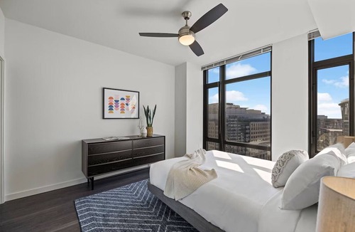 Bluemont Hotel | 2 Units | Explore Arlington | Elegant Haven w/Kitchen & Pool | Landmarks Nearby