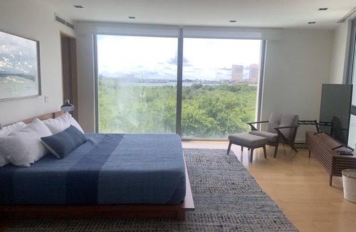 Southend House | 20% OFF REMAINING WEEKS! Waterview Mansion w/ Pool and Hot Tub