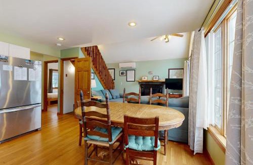 Intervale House | 205 Town Hall Road