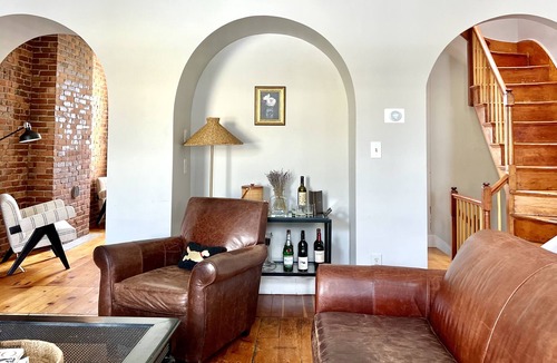 Thompson Square - Bunker Hill Condo | 2B+/2B duplex with private roof deck and city view! (Charlestown, MA)
