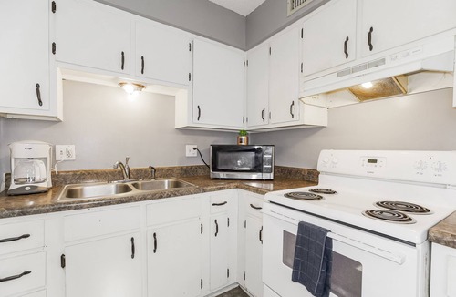 Independence House | 2b1b Spacious unit near downtown/stadiums in independence MO