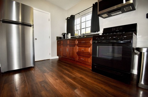 East Whittier House | 2BD~1BA near Freeways and Biola University ~15 min Drive to Disneyland