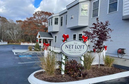 Stonington Apartment | 2BR 2BA Condo Minutes to DT Mystic!