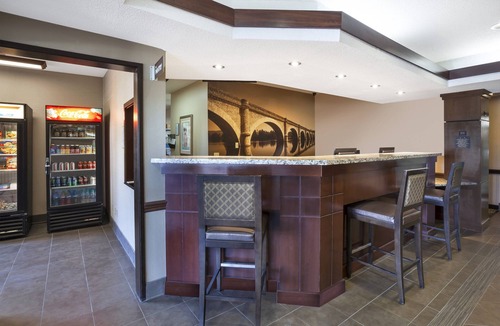 Columbia Apartment | 2BR Executive Suite w/Kitchen & Lounge