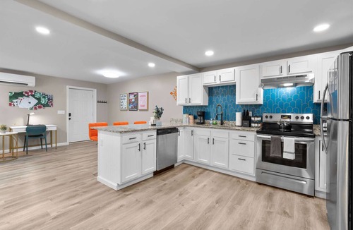 Westside Norwich Apartment | 2BR, Modern, Relaxing, 2 Mi To Mohegan