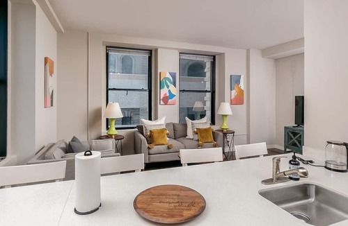 Downtown Baltimore Apartment | 2BR Stunning Lux Apartment Free Parking, Rooftop Deck & Gym, ADA Compliant