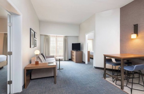 Williamsburg Hotel | 2BR Suite | Mariott Williamsburg | Kitchens, Pool, Hot Breakfast