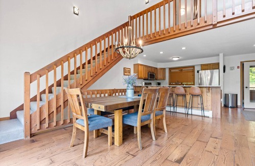 Carroll Condo | 2min to Bretton Woods - 4BD, 2 Dens, Fireplace