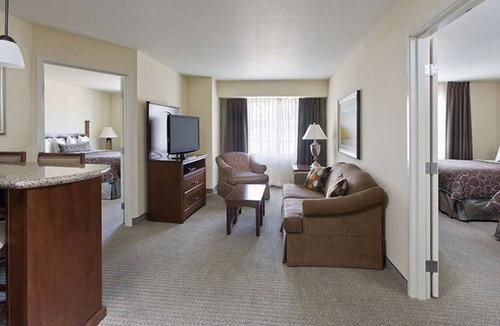 Las Colinas Hotel | 3 Affordable Units Near Toyota Music Factory! FREE Breakfast, Pets Allowed!
