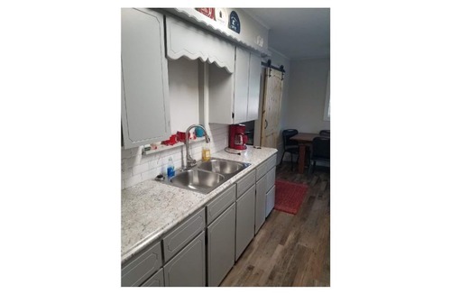 Pryor House | 3 Bed 1 Bath Home Conveniently located in the heart of Pryor