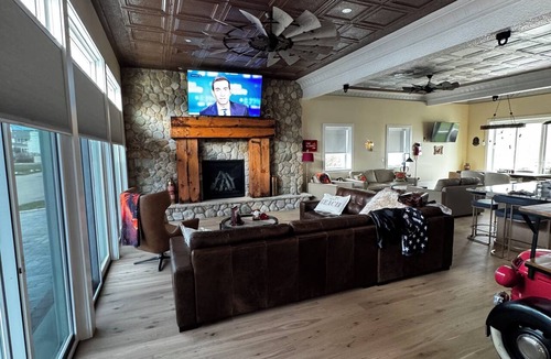 Minot House | 3-bedroom 1920s firehouse completely renovated, located in wonderful Minot Beach