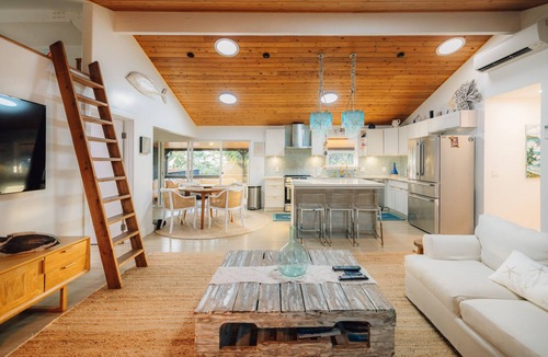 Paia House | 3 Bedroom 3.5 Bathroom Ocean View House. A Short Walk To Paia Town & Beaches!