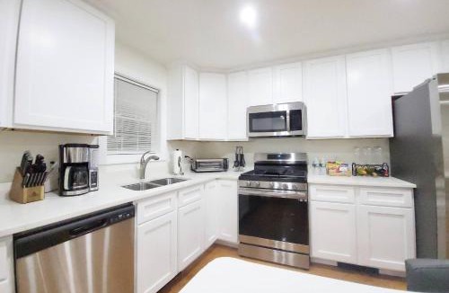 Roxbury Apartment | 3-Bedroom Apt-7B2 20-Minuite To Downtown Boston