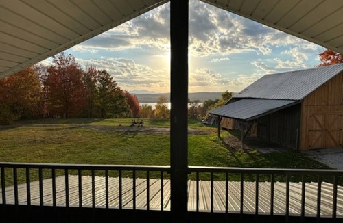 Franklin House | 3 bedroom fully renovated country home