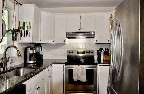 Tower Homes House | 3-bedroom home in Waldo and 15 minutes to Arrowhead stadium