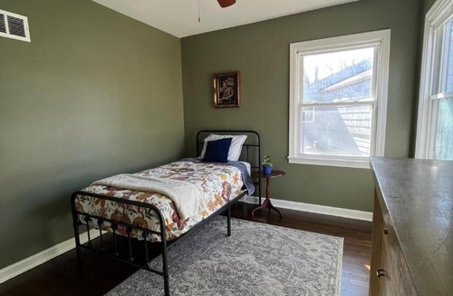 Tower Homes House | 3-bedroom home in Waldo and 15 minutes to Arrowhead stadium