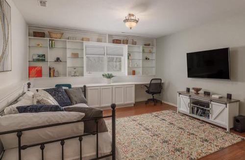 Turnagain House | 3 Bedroom Home sleeps 12