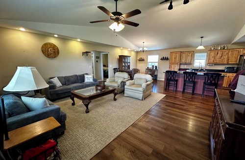 Powell House | 3-bedroom house in beautiful Stella providing a peaceful Country Getaway