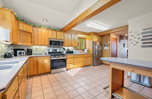 Mansfield Depot House | 3-bedroom house in lovely Coventry on Eagleville Lake, 5 minutes from UConn.