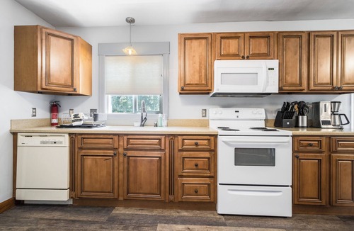 Harbeson House | 3-bedroom house with a pool, 8 miles to beaches. Quick trip to local attractions