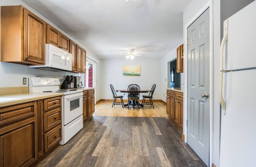 Harbeson House | 3-bedroom house with a pool, 8 miles to beaches. Quick trip to local attractions