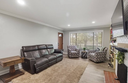 White Oak House | 3-bedroom pet friendly house with AC in Shady Spring- close to Winterplace!