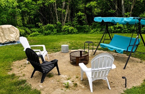 Stockton Springs House | 3 BR/2 bath Family/Pet friendly home central to Belfast, Bangor & Bar Harbor
