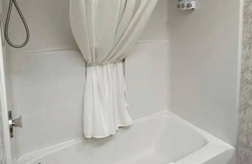 Presque Isle Hotel | 3 Comfortable Units Near Nordic Heritage Center With Quick Access to Trails