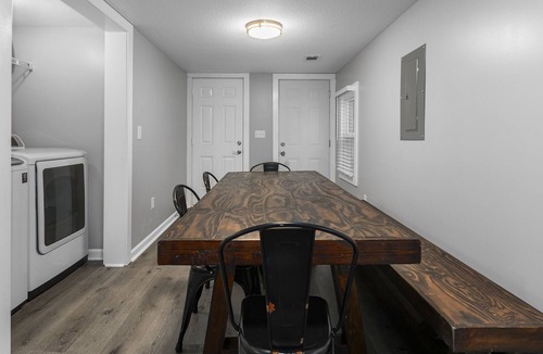 Kansas City House | 3 King Beds, TV's in Every Bedroom, Pet Friendly KSKAED4904