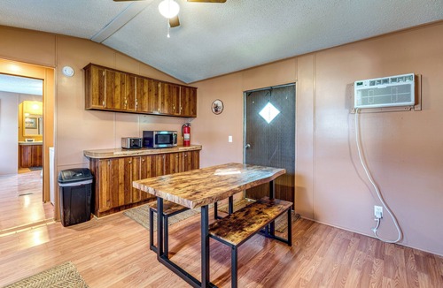 Sumner House | 3 Mi to Swan Lake! Hunting & Fishing Retreat