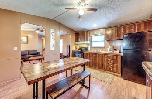 Sumner House | 3 Mi to Swan Lake! Hunting & Fishing Retreat