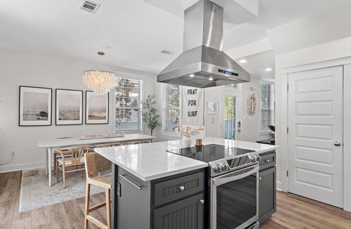 San Juan House | 🌴 3 Minute Walk to Beach | Private Heated Pool | Golf Cart | Amazing Location