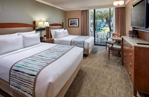 Coronado Hotel | 3 Modern Units | Pool Access | Parking | 2.1 mi to Seaport Village