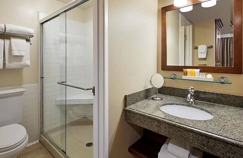 Coronado Hotel | 3 Modern Units | Pool Access | Parking | 2.1 mi to Seaport Village