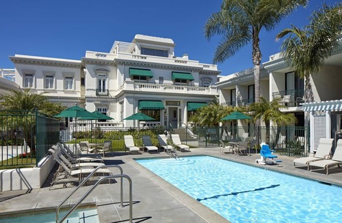 Coronado Hotel | 3 Modern Units | Pool Access | Parking | 2.1 mi to Seaport Village
