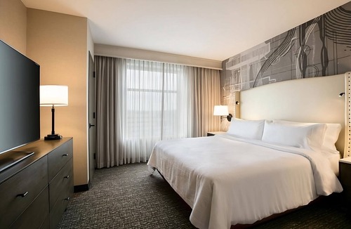 Berkeley Heights Hotel | 3 Pet-Friendly Units, Free Breakfast, Indoor Pool, Parking Onsite!