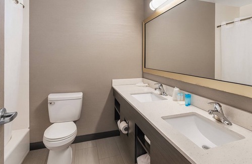 Foxboro Hotel | 3 Spacious Units Close to Hall at Patriot Place, Comes w/Free Breakfast!