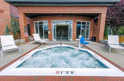Downtown Hotel | 3-Star Hotel ∙ Hilton Garden Inn Manchester Downtown