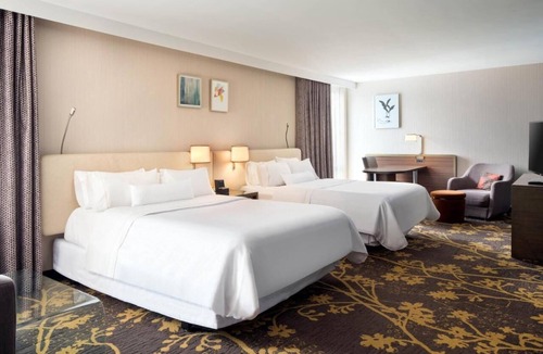 Downtown Cleveland Hotel | 3 Stylish Rooms w/City Views in DT Cleveland - Near RnR HoF