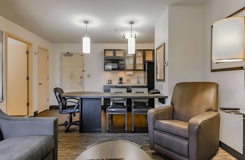Braintree Hotel | 3 Units | Family Suites in Boston | Kitchen, Laundry | Near South Shore Plaza