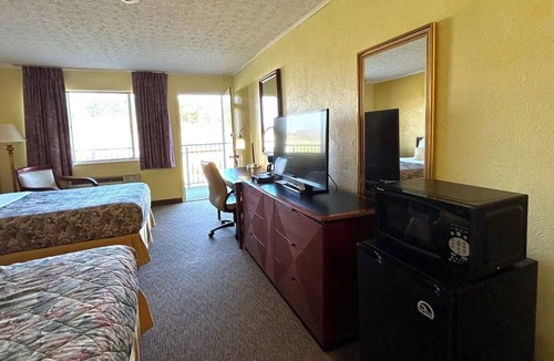 Logan Hotel | 3 Units | Logan Retreat | Hocking Hills Trails | Explore Waterfalls & Caves