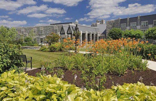 Blacksburg Hotel | 3 Units Near Virginia Tech | Free Parking | Spacious Stays in Blacksburg