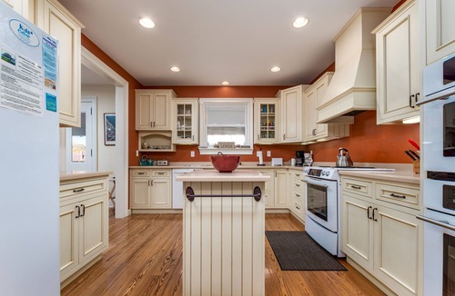 Lewes House | 311 E Market - Two blocks to Lewes Beach!